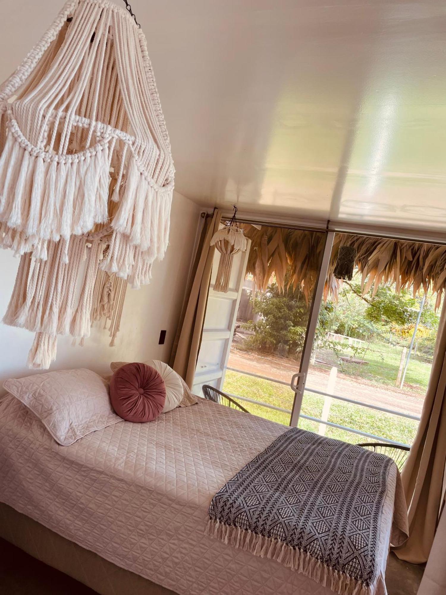 Casa Luce Bed & Breakfast Puerto Viejo de Talamanca ภายนอก รูปภาพ